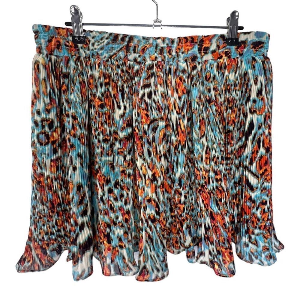 Umgee Abstract Patterned Lightweight Stretchy Flowy Short Skirt